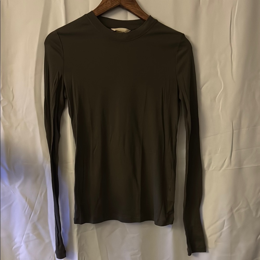 H&M | Green Fitted Long Sleeve Tee